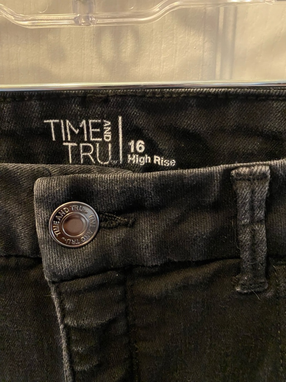 Time and Tru Black Straight-Leg Men’s Jeans - Picture 3 of 3
